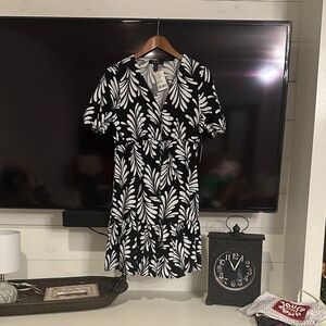 Ellen Tracy Black and White Patterned Mini Dress